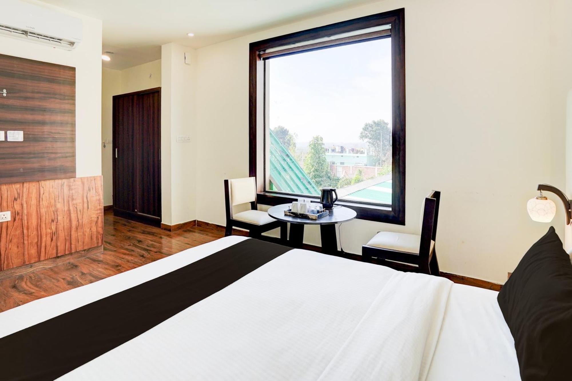 Hotel Collection O Golapar Haldwani Kāthgodām Exterior foto